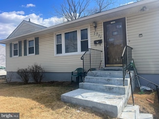 7321 Powhatan St, Lanham, MD 20706