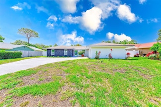 9027 Merrimoor Blvd, Seminole, FL 33777