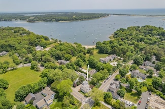 5 Putnam Ave, Cotuit, MA 02635