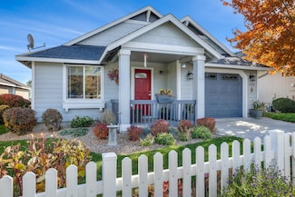 3644 SW 30th St, Redmond, OR 97756