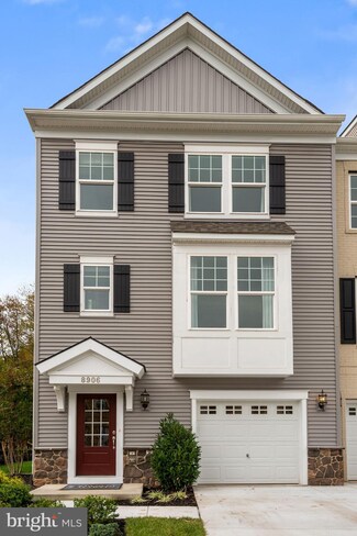 8906 Englewood Farms Dr, Manassas, VA 20112
