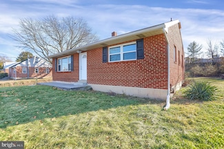 24 Carolyn St, Harrisburg, PA 17112