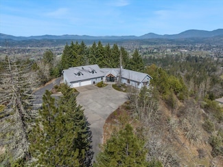 3601 Campus View Dr, Grants Pass, OR 97527