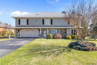 1103 Club Dr, Johnstown, PA 15905