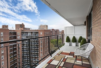 62-60 99th St Unit 822, Flushing, NY 11374