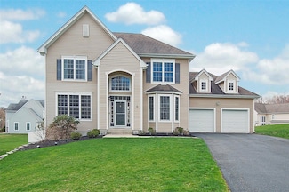 3 Moorefield Cir, Highland Mills, NY 10930