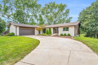 2303 Valley Brook Dr, Champaign, IL 61822