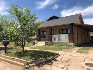 807 Bowie St, Wellington, TX 79095