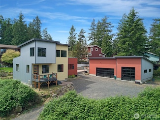 611 Nelson St, Friday Harbor, WA 98250