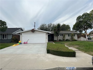 2925 Chestnut Ave, Costa Mesa, CA 92626