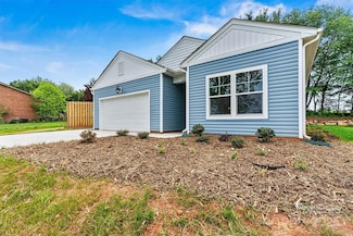 3567 Farmfield Dr, Claremont, NC 28610