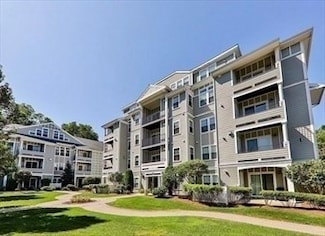 990 Vfw Pkwy Unit 304, Boston, MA 02132