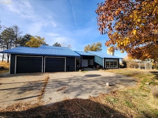 68766 Weatherford Rd, Arlington, OR 97812