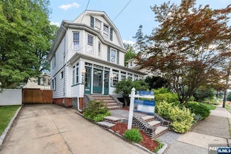 35 Edwin St, Ridgefield Park, NJ 07660
