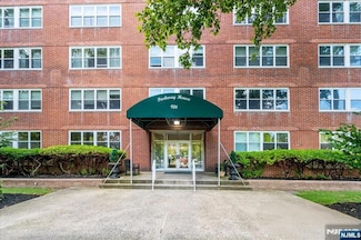 926 Bloomfield Ave Unit 2C, Glen Ridge, NJ 07028