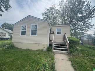 1722 S Alice St, Sioux City, IA 51106