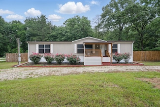 20 N Fork Ln, Huntsville, TX 77320