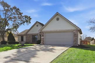 6015 Running Brook Ln, Fort Wayne, IN 46835