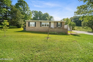 8028 Pelleaux Rd, Knoxville, TN 37938