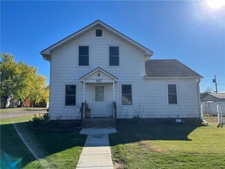 933 Warren St, Chippewa Falls, WI 54729