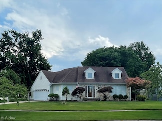 166 Loyola Dr, Elyria, OH 44035
