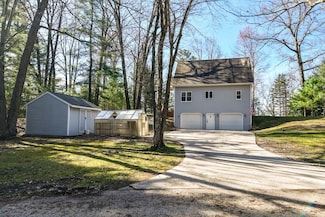 6615 Birchwood Shores Ln, Oconto Falls, WI 54154