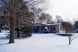 3955 E 100 S, Pierceton, IN 46562