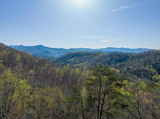 9999 Wayehutta Rd, Cullowhee, NC 28723