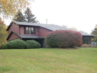 5502 N Ridgeway Rd, Ringwood, IL 60072