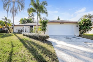 4308 Meadowland Cir, Sarasota, FL 34233