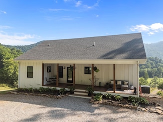 131 Tobacco Trail, Canton, NC 28716