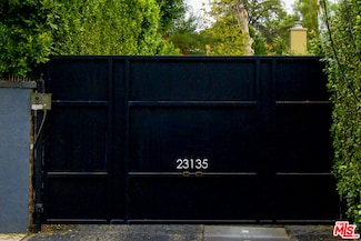 23135 Dolorosa St, Woodland Hills, CA 91367