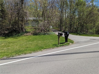 7180 Chagrin Rd, Chagrin Falls, OH 44023