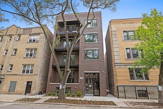 904 W Dakin St Unit 103, Chicago, IL 60613