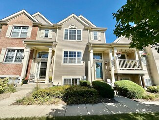 1302 Shamrock Ln, Pingree Grove, IL 60140