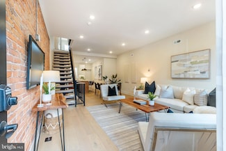 2131 Wharton St, Philadelphia, PA 19146