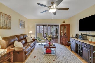 5141 W Oakland Park Blvd Unit 202, Lauderdale Lakes, FL 33313
