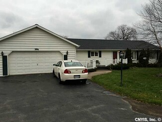 266 Biddlecum Rd, Phoenix, NY 13135