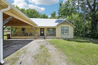 104 S Cedar St, Leonard, TX 75452