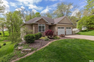 236 Meadowbrook Ct, Geneseo, IL 61254