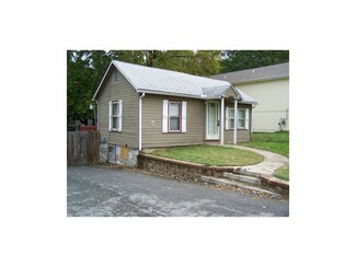 9352 E Kentucky Rd, Independence, MO 64053