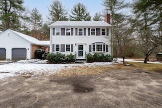 17 Windy Hill Dr, West Wareham, MA 02576