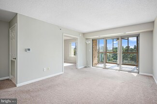 19385 Cypress Ridge Terrace Unit 719, Leesburg, VA 20176