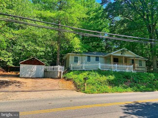 18307 Old Triangle Rd, Triangle, VA 22172
