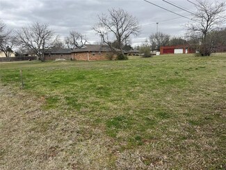 409 S 7th St, Tecumseh, OK 74873