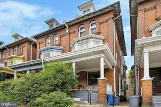 238 S 45th St, Philadelphia, PA 19104