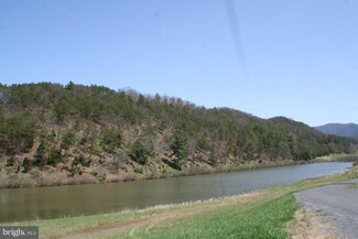 1 Holly Ridge Ln, Sugar Grove, WV 26815