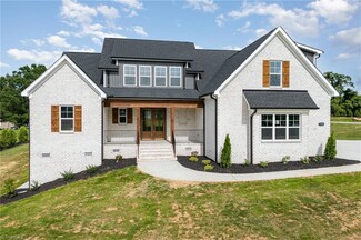 7500 Skippers Trace, Oak Ridge, NC 27310
