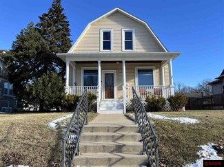 818 818 N Minnesota St, New Ulm, MN 56073