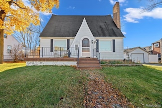 238 E Nepessing St, Lapeer, MI 48446